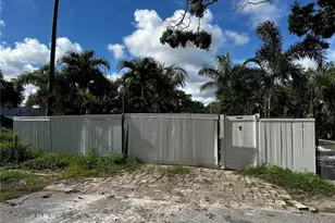 715 Smith St, Clearwater, FL 33756 - Photo 1