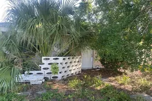 547 75th Ave N, Saint Petersburg, FL 33702 - Photo 1