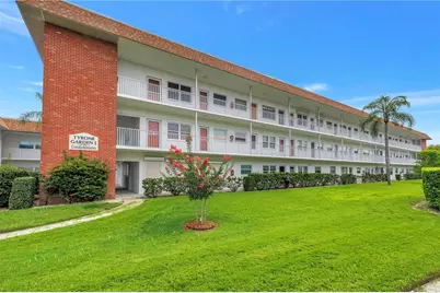 5729 13th Avenue N #102D, Saint Petersburg, FL 33710 - Photo 1