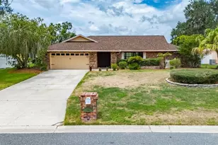 1903 Country Club Ct, Plant City, FL 33566 - Photo 1