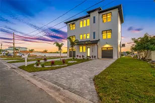 11460 7th St E, Treasure Island, FL 33706 - Photo 1