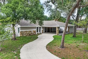 6906 Greenhill Pl, Tampa, FL 33617 - Photo 1