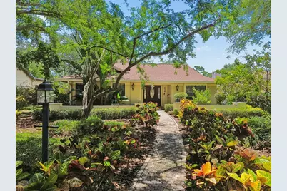 538 Oleander Way S, Saint Petersburg, FL 33707 - Photo 1
