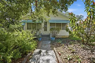 1135 Crescent Lake Dr N, Saint Petersburg, FL 33701 - Photo 1