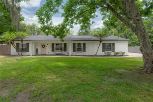 608 Sunset Ln, Lutz, FL 33549 - Photo 1