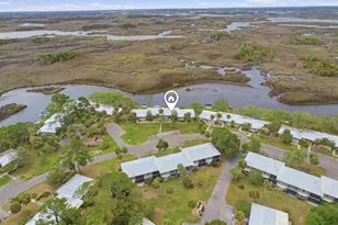 11562 W Bayshore Dr, Crystal River, FL 34429 - Photo 1