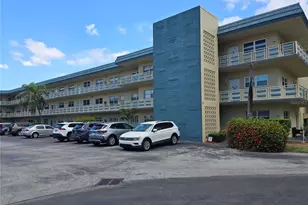 5750 80th Street N, Saint Petersburg, FL 33709 - Photo 1