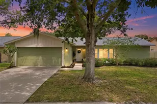 17513 Shadyside Cir, Lutz, FL 33549 - Photo 1