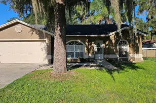 3938 Creek Woods Dr, Plant City, FL 33563 - Photo 1