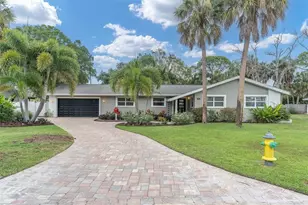 1625 North Dakota Ave NE, Saint Petersburg, FL 33703 - Photo 1