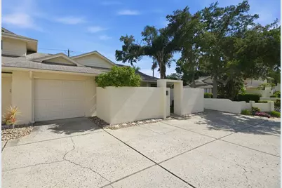 124 Colony South Drive, Tarpon Springs, FL 34689 - Photo 1