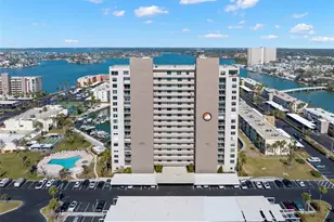 7300 Sun Island Dr S, Saint Petersburg, FL 33707 - Photo 1