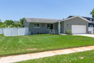 5923 19th St NE, Saint Petersburg, FL 33703 - Photo 1