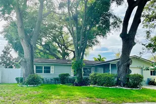 528 E Lake Dr, Largo, FL 33771 - Photo 1