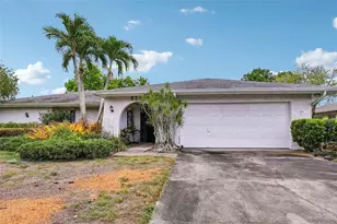 5362 Shalley Cir W, Fort Myers, FL 33919 - Photo 1