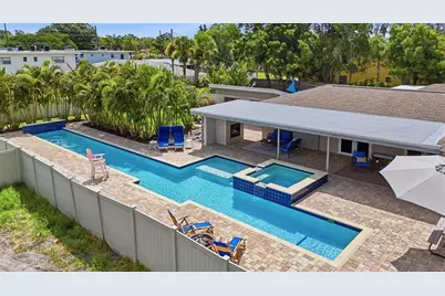 7039 Hibiscus Avenue S, South Pasadena, FL 33707 - Photo 1