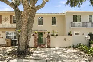 10017 N 52nd St, Tampa, FL 33617 - Photo 1
