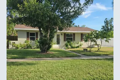 870 86th Avenue N, Saint Petersburg, FL 33702 - Photo 1