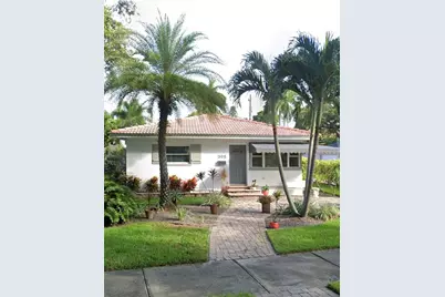 305 25th Avenue NE, Saint Petersburg, FL 33704 - Photo 1