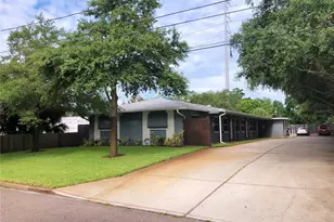 520 70th St N, Saint Petersburg, FL 33710 - Photo 1