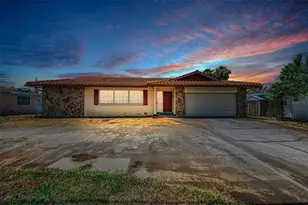 7908 2nd Ave S, Saint Petersburg, FL 33707 - Photo 1