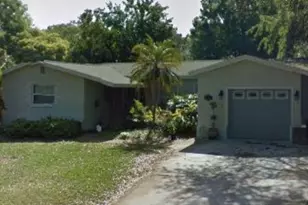528 59th Way S, Saint Petersburg, FL 33707 - Photo 1
