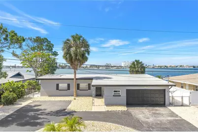 7100 S Shore Drive S, Saint Petersburg, FL 33707 - Photo 1