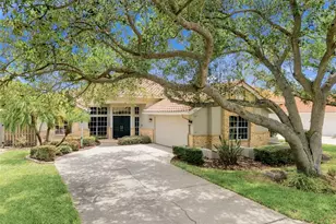 980 Live Oak Ave NE, Saint Petersburg, FL 33703 - Photo 1