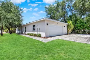2011 Outer Dr, Sarasota, FL 34231 - Photo 1