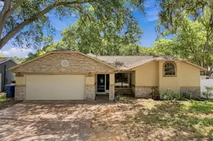 627 Crystal Dr, Palm Harbor, FL 34683 - Photo 1