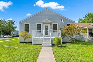 1500 9th Ave N, Saint Petersburg, FL 33705 - Photo 1