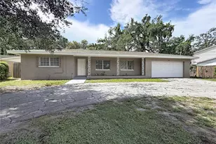 7123 Woodfield Dr, Tampa, FL 33617 - Photo 1