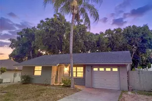 716 Boston St, Tarpon Springs, FL 34689 - Photo 1