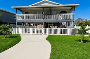 1783 Maryland Ave NE, Saint Petersburg, FL 33703 - Photo 1