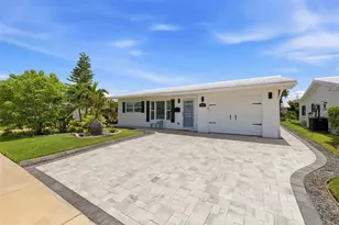 9729 37th St N, Pinellas Park, FL 33782 - Photo 1