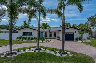 6709 Cardinal Dr S, Saint Petersburg, FL 33707 - Photo 1