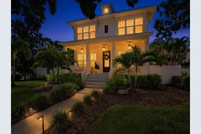 312 35th Avenue NE, Saint Petersburg, FL 33704 - Photo 1