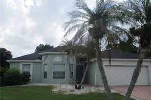 209 N Brockfield Dr, Sun City Center, FL 33573 - Photo 1