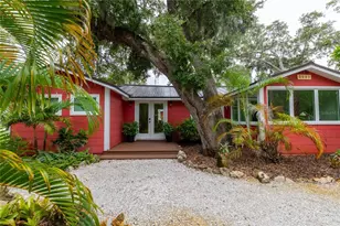 3001 51st St S, Gulfport, FL 33707 - Photo 1