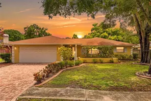 828 Woodland Dr, Palm Harbor, FL 34683 - Photo 1