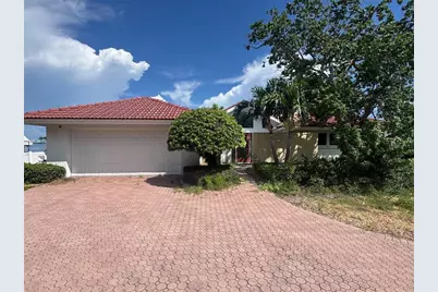 5810 Bahama Way S, Saint Pete Beach, FL 33706 - Photo 1