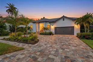 6128 Pasadena Point Blvd, Gulfport, FL 33707 - Photo 1