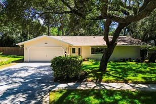 621 Timber Ln, Tarpon Springs, FL 34689 - Photo 1