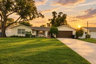 1467 54th Ave NE, Saint Petersburg, FL 33703 - Photo 1