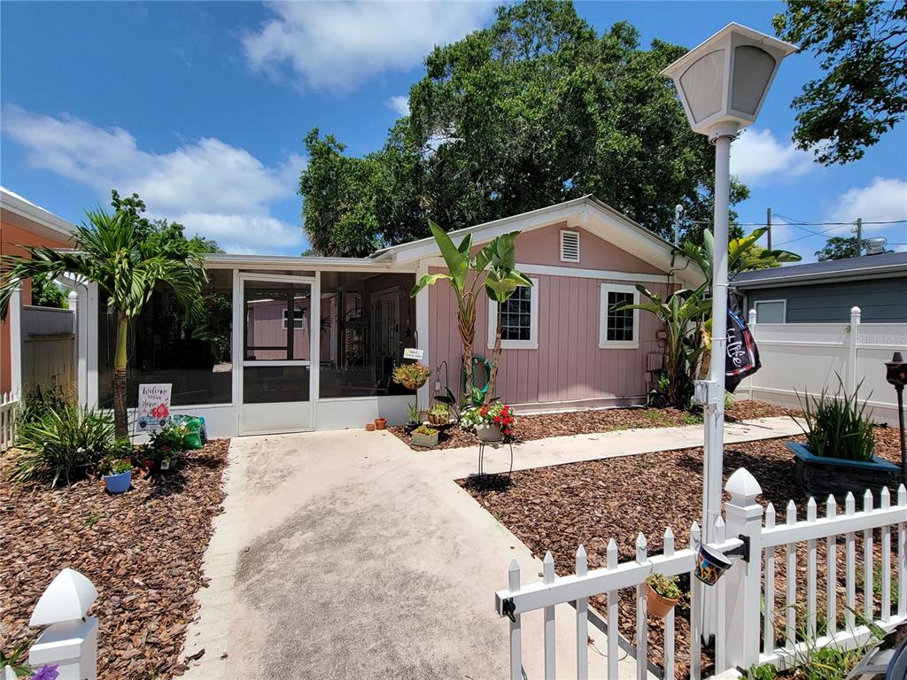 123 N Safford Ave, Tarpon Springs, FL 34689 MLS U8167385 Coldwell