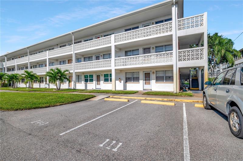 1001 77th Ave N 111, Saint Petersburg, FL 33702 MLS U8184414