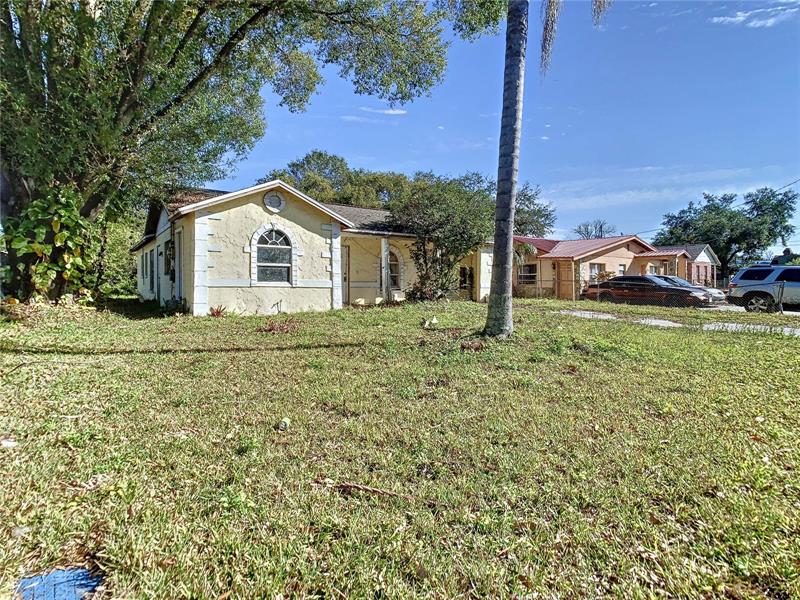 1004 S Empire St, Plant City, FL 33563 MLS U8187059 Coldwell Banker