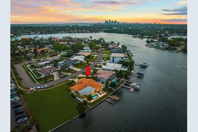 911 Eden Isle Drive NE, Saint Petersburg, FL 33704 - Photo 1