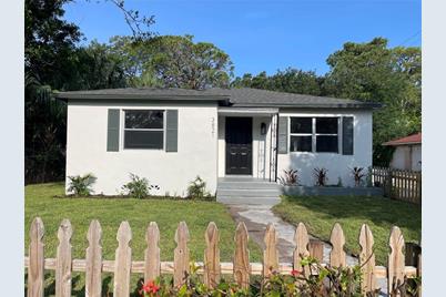 3821 8th Street S, Saint Petersburg, FL 33705 - Photo 1