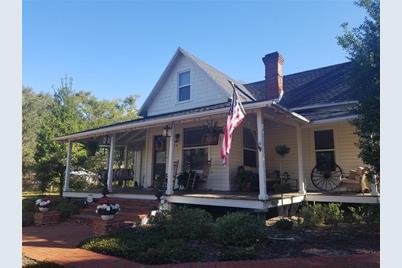 210 N Grosse Avenue, Tarpon Springs, FL 34689 - Photo 1